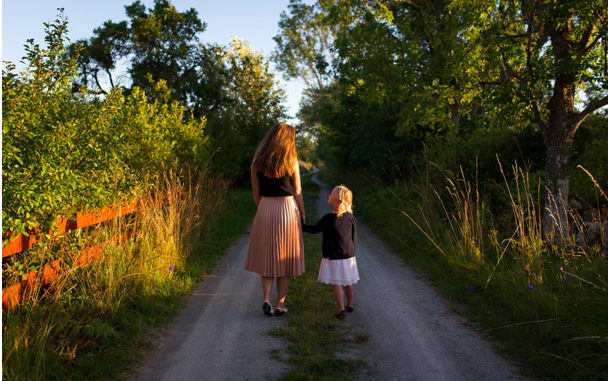 An Ultimate Financial Guide For Single Parents Who Want to Save Money